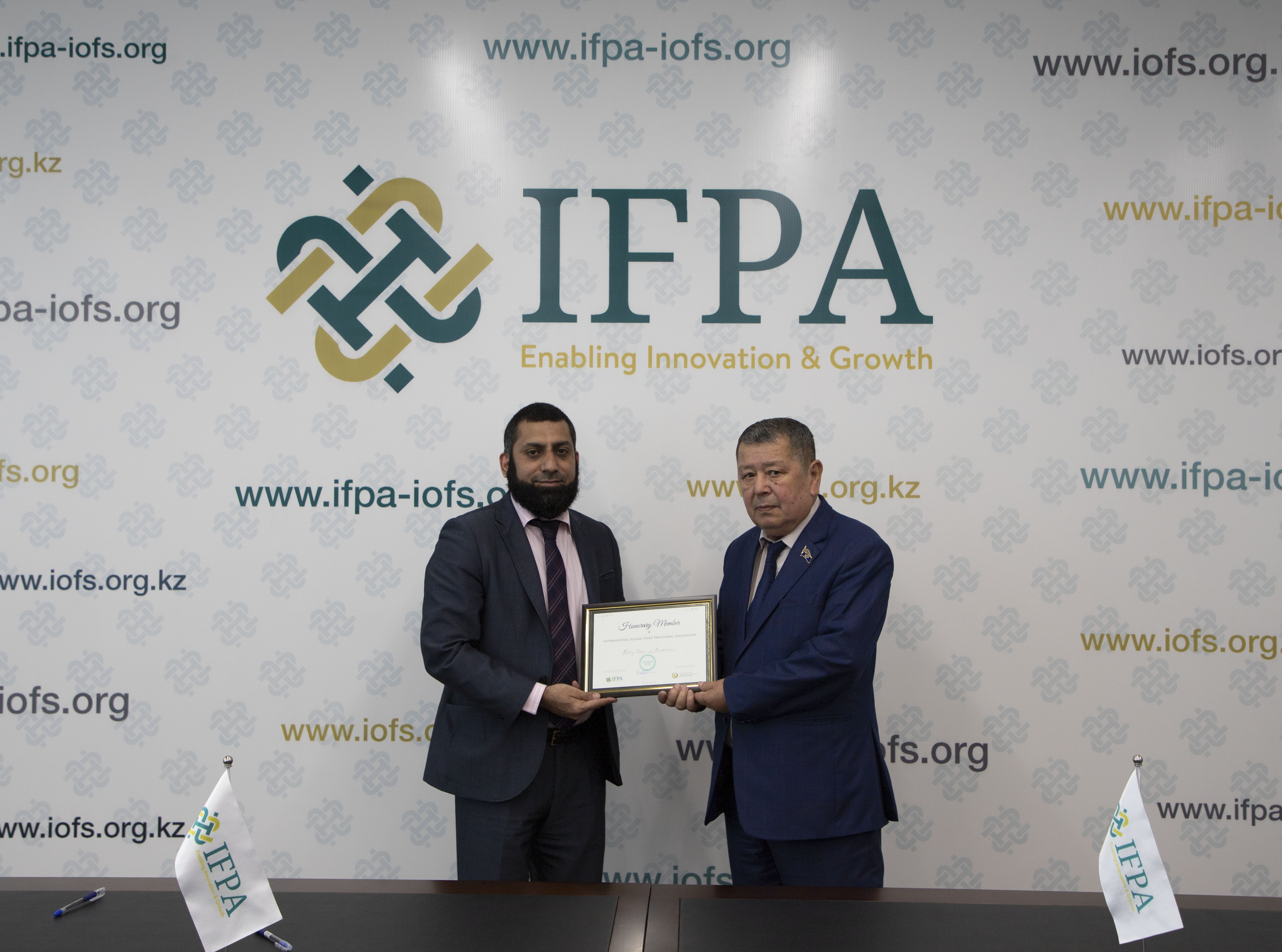 Подписание Соглашения о членстве между Некоммерческой организацией International IFPA и ОЮФЛ "Союз птицеводов Казахстана"